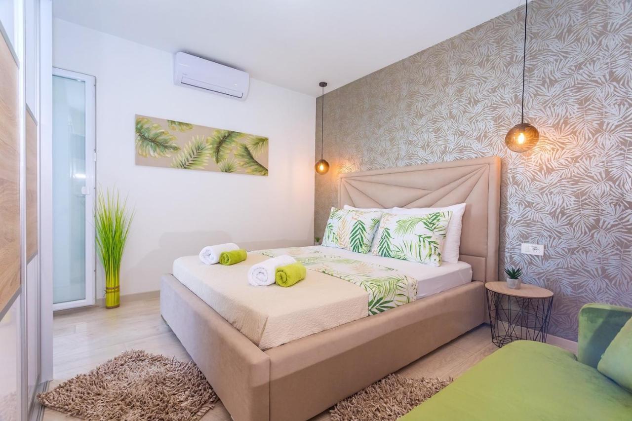 Villa Matan - Only 200M From The Sandy Beaches, Private 28M2 Pool Omiš Extérieur photo